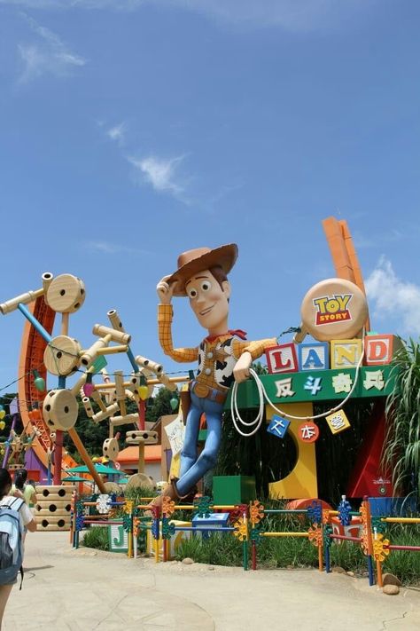 Disneyland Hongkong Aesthetic, Hollywood Studios Aesthetic, Disney Trip Aesthetic, Walt Disney World Aesthetic, Disney Parks Aesthetic, Disneyland Toy Story, Hk Disneyland, Disneyland Orlando, Disney 2025