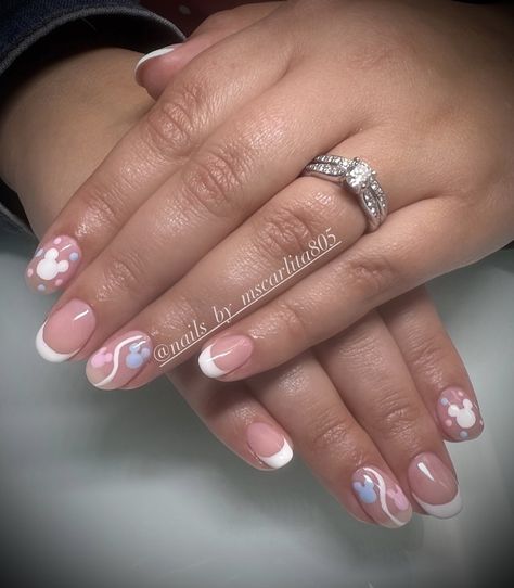 Disney nails, gender reveal nails, pastel nails Nails Gender Reveal, Manicure On Natural Nails, Reveal Nails, Disney Gender Reveal, Gender Reveal Nails, Nails Disney, Matching Nails, Mickey Nails, Nails Pastel