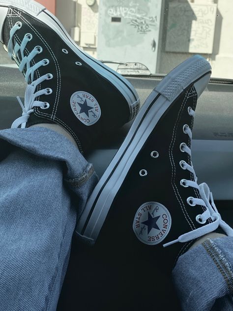 Charcoal Converse Outfit, Black Converse Astethic, Black Converse With Stars, Charcoal Converse, Old Black Converse, Black Converse Aesthetic Grunge, Outfits With Converse, Converse Chuck Taylor High, Converse High