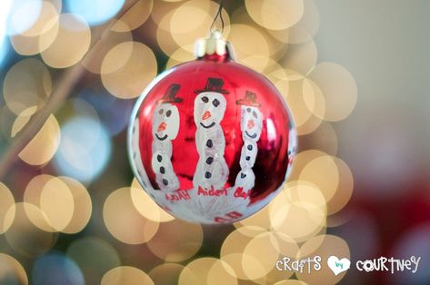 Christmas Craft: Create these cute Handprint Snowmen Ornament with your kids this holiday! Snowman Handprint Ornament, Kids Crafts Ornaments, Room Parent, Christmas Thoughts, Handprint Ornaments, 2014 Christmas, Preschool Christmas Crafts, Holiday Crafts For Kids, Handprint Crafts