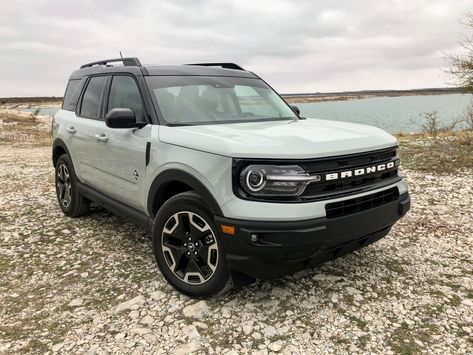 The 2021 Bronco Sport Outer Banks comes equipped with leather-trimmed seats, 18-inch machine-face aluminum Ebony Black-painted wheels, and a remote start system! It's the perfect model for your next trek to the mountains or lake! #FordBroncoSport #2021FordBroncoRelease #classicbronco #bronco #fordbronco #broncodriver #4x4 #2020bronco #2021bronco #ford #bronco #earlybroncodriver #classic4x4 #vintage4x4 #fordnation #classicfordbronco #broncosofinstagram #broncos #fordbroncodaily #BroncoAddict 2022 Bronco Sport, 2023 Bronco Sport, Bronco Ford 2022, Ford Suv Models, 2020 Bronco, 2021 Ford Bronco Sport, Ford Bronco Outer Banks, Ford Bronco Sport Outer Banks, Bronco Sport Outer Banks