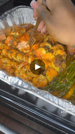 Seafood Dressing, Easy Weekly Meals, Pan Dishes, Keto Seafood, Seafood Boil Recipes, Seafood Bake, Yummy Seafood, Shrimp Dinner, Slim Shapewear