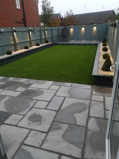 Small Square Garden Ideas, Astro Turf Garden, Villa Illustration, Garden Design Ideas Uk, Artificial Grass Garden, Gardening Basics, Mudroom Bench Storage, Backyards Ideas, Garden Ideas Uk