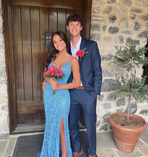 Prom Pic Ideas For Couples Cute Pictures, Gray Suit Prom Couple, Blue And Orange Prom Couple, Prom Date Outfits Matching, Prom Couples Blue Dress, Bf Gf Prom Pics, Light Blue Prom Dress Couple Pictures, Mint Prom Couple, Prom Poses For Non Couples