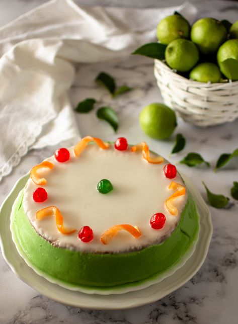 Cassata siciliana Italian Wedding Cakes, Italian Pastry, Cookery Books, Sea Summer, Food O, Sweet Delights, Pink Pepper, Sicily Italy, Food Photo