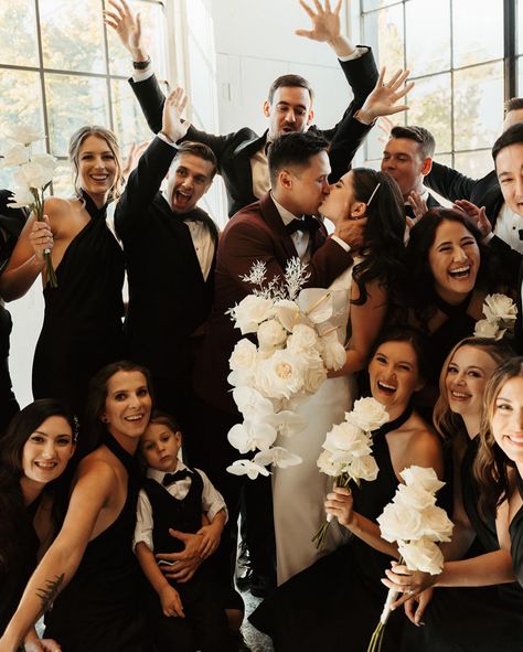 October 1, 2022 🖤 Jordan + Alex’s minimalistic, black + white design was such a dream. We were set in the Oregon wine country on a perfect fall day. It could not have been a more incredible turnout! Design + Planning: @amyandcoevents Venu: @binderyevents | @atticushotel Photography + videography: @oregonphotoandvideo Florist: @ribbonandtwinefloral Catering: @goldenvalleybrewery_mac Dj: @paradox_productions Beauty: @theluxeartists Dress: @madewithlovebridal Tux: @theblacktux Rental... Perfect Fall Day, Oregon Wine Country, Black White Design, West Coast Wedding, Fall Day, October 1, Black And White Design, Plan Design, Design Planning