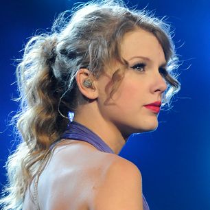 taylor swift readers poll Taylor Swift Curly Hair, Taylor Swift Makeup, Concert Hairstyles, Hair Evolution, Girls Hairstyles Easy, Taylor Swift Speak Now, Curly Ponytail, Speak Now, Taylor Swift Hair