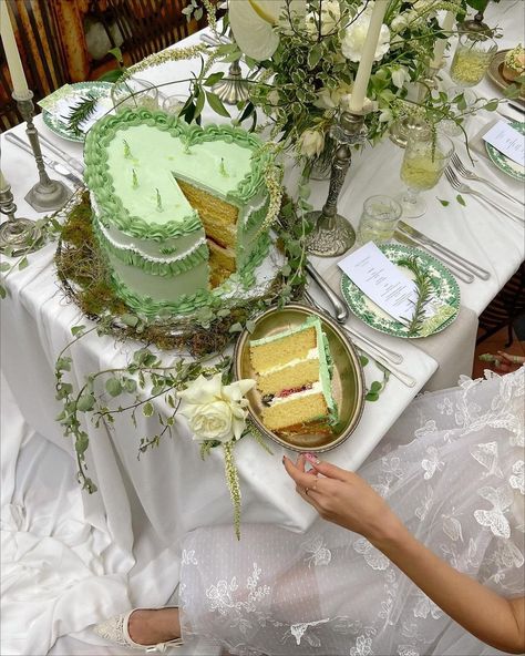 Aesthetic Birthday Centerpieces, Sweet 16 Cake Ideas Sage Green, Green Fairy Birthday Party Ideas, Birthday Party Ideas Sage Green, 18th Birthday Flower Decorations, Sage Birthday Party Ideas, Green Theme Picnic, Green Birthday Theme Aesthetic, Birthday Party Sage Green