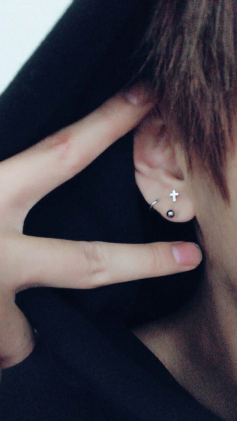 BTS | Kim taehyung ❤ Kpop Piercings, Shin Minah, Bts Earrings, Auricle Piercing, Kpop Earrings, Turquoise Drop Earrings, Bar Stud Earrings, Strawberry Milk, Piercing Tattoo