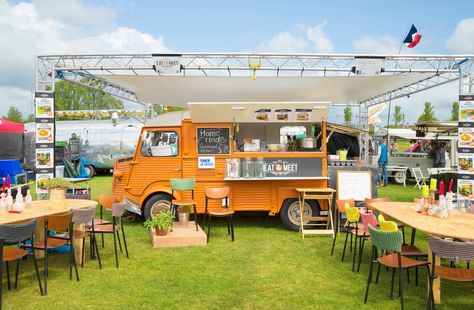 A Guide to Starting a Food Truck Business - businessnewsdaily.com Indian Food Truck, Popup Event, Event Launch, Foodtrucks Ideas, Starting A Food Truck, Restaurant Promotions, Sauce Cocktail, Food Truck Wedding, Community Ideas