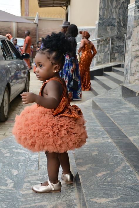 Kids Birthday Dresses, African Kids Clothes, Mom Daughter Outfits, Girls Ruffle Dress, Mother Daughter Fashion, Corset Styles, African Dresses For Kids