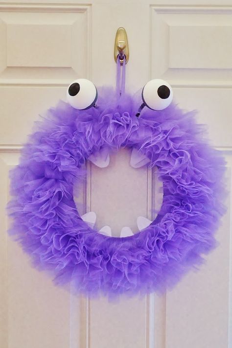 Halloween monster wreath Monsters Inc Crafts, Monster's University, Monster Decor, Boo Wreath, Disney Wreath, Monster Wreath, Monsters Inc Boo, Monster Decorations, Monster Inc Birthday