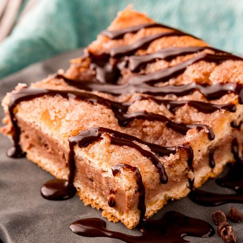 Chocolate Sopapilla Cheesecake Bars Sopapilla Cheesecake Recipe, Easy Sopapilla Cheesecake, Sopapilla Cheesecake Bars, Mint Chocolate Cheesecake, Oreo Cheesecake Cookies, Sopapilla Cheesecake, Easy Dessert Recipe, Strawberry Shortcake Recipes, Mexican Chocolate