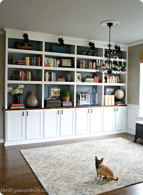 living room built in but add tv space in middle and 1 more row of cabinets/shelving plus an open angled end section of shelving on the side next to doorway Thrifty Decor Chick, Library Bookcase, Bookshelf Design, Bookshelves Diy, Built In Bookcase, Diy Interior, Built In Shelves, Home Library, A Living Room