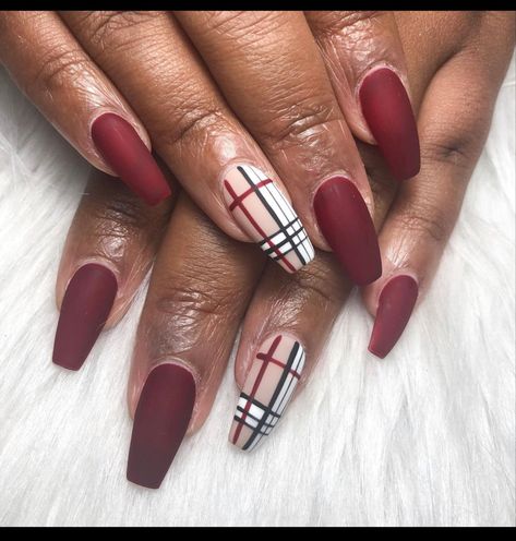 Maroon Burberry Nails, Burberry Print Nails, September Nails Designs Coffin, Autumn Berry Nails, Burnt Orange Plaid Nails, Brown Plaid Nail Designs, Fall Nails For November, Burgundy Nails With Accent Nail, Plaid Nail Art Christmas