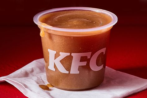 Mum reveals how to make KFC’s famous gravy at home – and it couldn’t be easier Kfc Gravy Recipe, Kfc Gravy, White Gravy Recipe, Kfc Chicken Recipe, Kfc Recipe, White Gravy, Kfc Chicken, Nutella Cake, Homemade Gravy