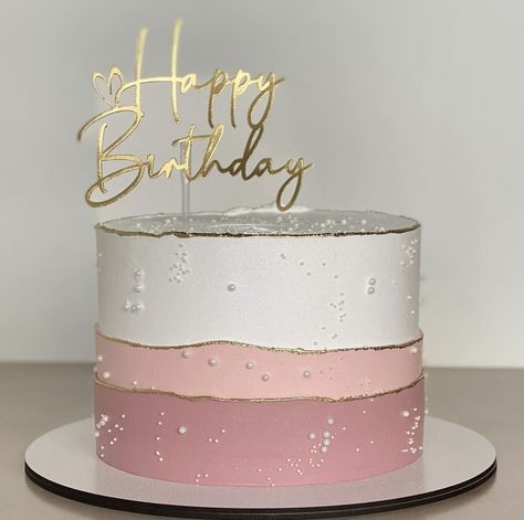 18th Birthday Cake Simple Elegant, 21 Bday Cake, Birthday Cake For Women Simple, Modern Birthday Cakes, Small Birthday Cakes, 25th Birthday Cakes, Birthday Cake Decorating Ideas, Birthday Cakes For Teens, 21st Birthday Cakes