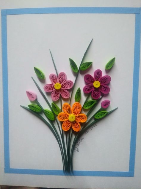 Quiling Paper Art Flowers, Paper Quilling Floral Designs, Quilling Patterns Flowers Cards, Paper Crafts Simple, Quilling Hydrangea, Paper Quilling Flowers Lavender, Hanging Paper Craft, Wall Hanging Paper Craft, Diy Paper Wall Hanging