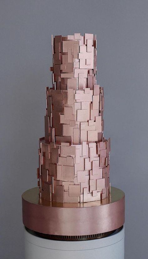 rose gold wedding cake Rose Gold Wedding Cake, Crazy Wedding Cakes, Torte Creative, Rose Gold Wedding Cakes, 50th Anniversary Cakes, Cake Decorating With Fondant, Torte Cupcake, Tiered Cake, Metallic Rose Gold