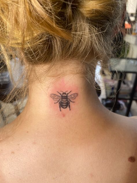 Bee Tattoo Back Of Neck, Honey Pot Tattoo Ideas, Bee Tattoo Neck, Bee Neck Tattoo, Honeybee Tattoo, Bee Tattoo Design, Bumblebee Tattoo, Queen Bee Tattoo, Honey Bee Tattoo