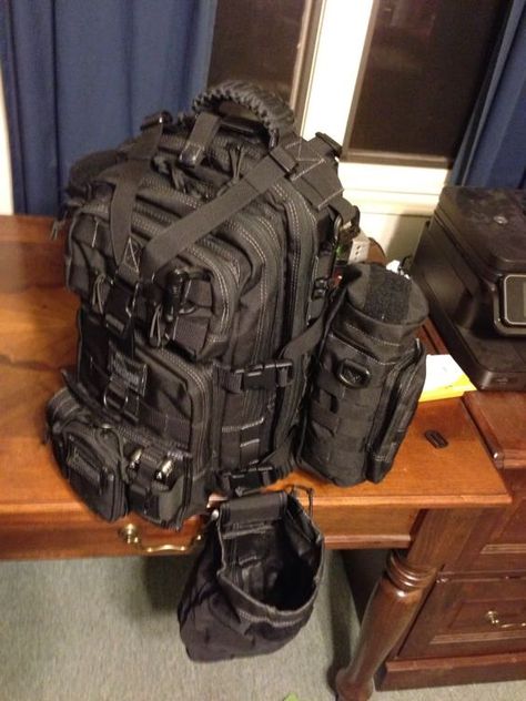 Mochila Edc, Get Home Bag, Bug Out Bags, Edc Bag, Tac Gear, Tactical Gear Loadout, Combat Gear, Survival Stuff, Survival Equipment