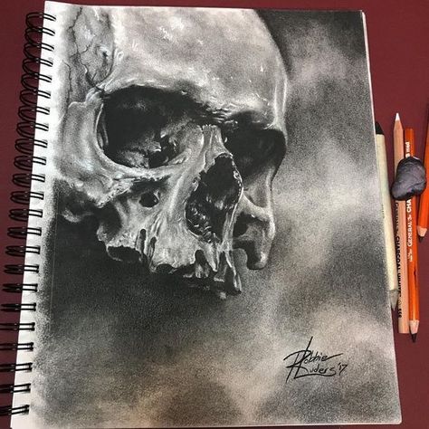 Skull Art Drawing, Skulls Drawing, Charcoal Art, Skull Artwork, Dark Art Drawings, Desenho Tattoo, Skull Drawing, A Skull, Art Inspiration Painting