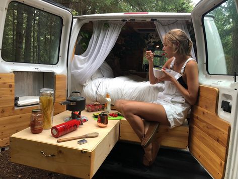 Van Life Black Women, Van Life Canada, European Van Life, Australian Van Life, Camper Life Aesthetic, Mini Van Life, Hannah Lee Duggan, Van Aesthetic, Van Life Interior