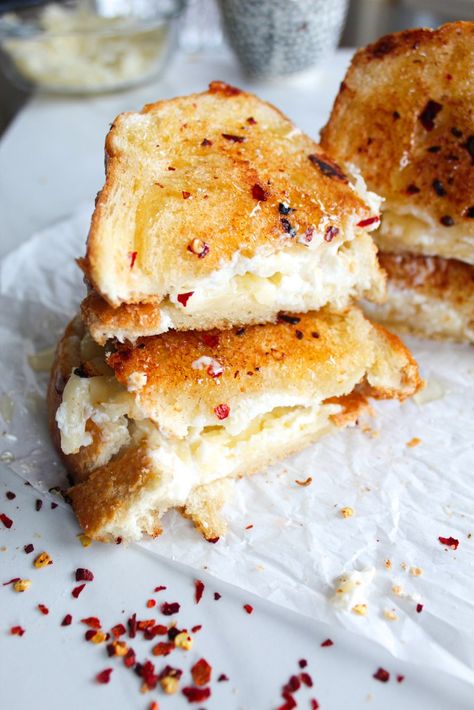 Goat Cheese Grilled Cheese with Honey and Red Pepper Flakes - XO&So: Vegetarian Comfort Food Assorted Sandwiches, Goat Cheese Grilled Cheese, Cheese With Honey, Vegetarian Comfort Food, Grilled Cheese Sandwiches, Best Grilled Cheese, Goats Cheese, Breakfast And Brunch, Grilled Cheese Recipes