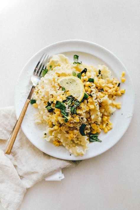 Summer Corn Pasta, Fresh Corn Recipes, Corn Pasta, Food Summer, Summer Veggies, Summer Corn Salad, Summer Corn, Lemon Pasta, Boat Food