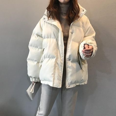 cd0dce8fca267bf1fb86cf43e18d5598desc37149197ri Korean Winter Outfits, Vintage Denim Jacket, Puffy Jacket, Winter Jackets Women, Winter Coats Jackets, Korean Outfits, Winter Fashion Outfits, 11 11, Winter Women