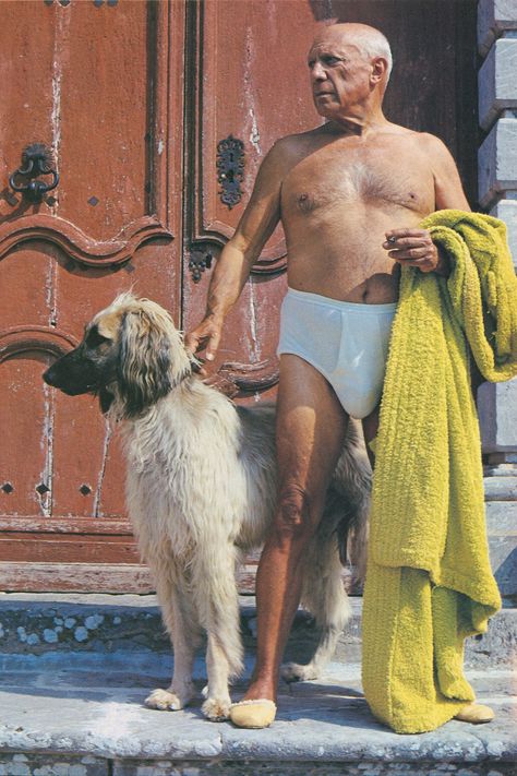 Picasso Dachshund, Divine Creatures, Pablo Picasso Drawings, 60s Photos, Picasso Drawing, Afghan Hounds, Pablo Picasso Art, Famous Portraits, Colour Photo