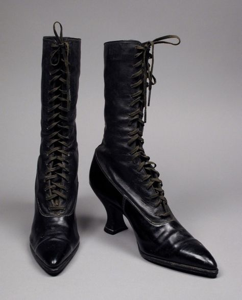 Boots: ca. 1918, American, leather. 1920s Boots, 1910s Shoes, Woman's Boots, Edwardian Shoes, Victorian Shoes, Victorian Boots, Bags Online Shopping, Blue Suede Shoes, American Leather