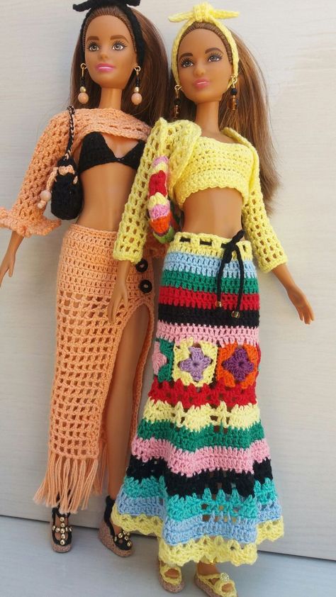 Barbie Crochet Gown, Habit Barbie, Crochet Barbie Patterns, Barbie Knitting Patterns, Куклы American Girl, Barbie Dress Pattern, Sewing Barbie Clothes, Barbie Doll Clothing Patterns, Diy Barbie Clothes