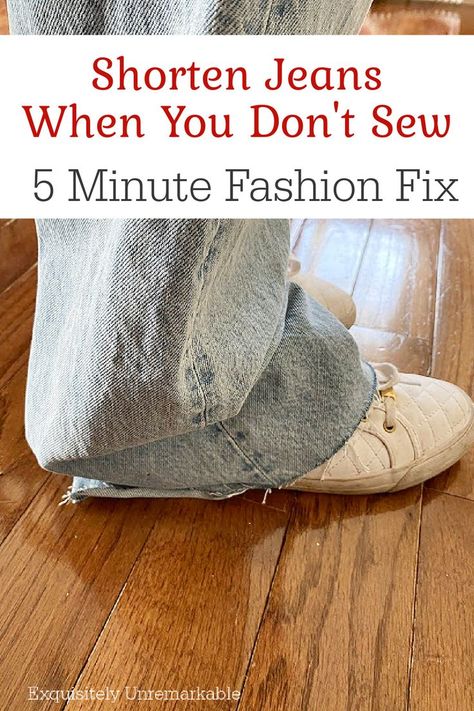 Shorten your jeans without sewing 5 minute fast fashion fix Frayed Jeans Diy, Shorten Jeans, Old Jeans Projects, How To Fold Jeans, Cut Jean Shorts, How To Make Jeans, Folding Jeans, Create Decor, Frayed Jeans