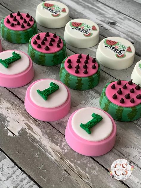 Watermelon Birthday Party Theme, Courtney King, Watermelon Birthday Parties, Watermelon And Lemon, Watermelon Party, Watermelon Birthday, Chocolate Favors, One In A Melon, Baby 1st Birthday