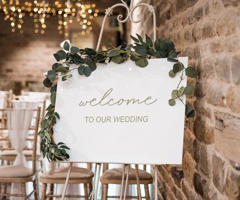 Welcome your guests with a beautiful and memorable wedding welcome sign. This unique and stylish wedding sign will be the perfect addition to your special day and will make a lasting impression on your loved ones. Welcome Sign Wedding Greenery, Sage Welcome Sign Wedding, Wedding Welcome Sign Pampas, Wedding Welcome Sign Dried Flowers, Sage Green And Blush Wedding Welcome Sign, Diy Wedding Welcome Sign, Order Of The Day Wedding, Order Of The Day, Event Sign