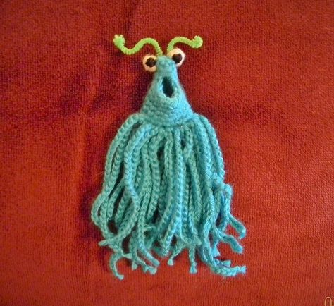 Free crochet pattern: Yip Yip Alien Martian - Sesame Street - How can you not laugh when you see this?? Sesame Street Martians Crochet, Yip Yips Crochet Pattern, Sesame Street Crochet Patterns, Free Yip Yip Crochet Pattern, Crochet Yip Yip Free Pattern, Yip Yip Crochet Pattern, Crocheted Puppets, Alien Crochet Pattern Free, Crochet Yip Yip