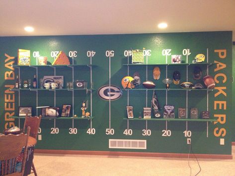 Garage Ideas Man Cave, Green Bay Packers Man Cave, Green Bay Packers Room, Man Cave Designs, Chicago Ideas, Football Man Cave, Cave Design, Football Rooms, Sports Man Cave