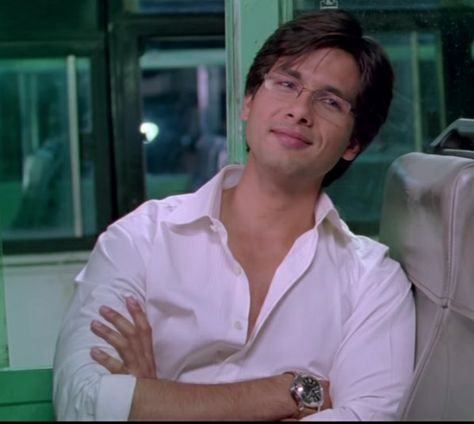 Bollywood Day In College Ideas Boys, Shahid Kapoor Jab We Met Aesthetic, Aditya Kashyap Aesthetic, Aditya Jab We Met, Aditya Kashyap Jab We Met Aesthetic, Shahid Kapoor 90s, Shahid Kapoor Jab We Met, Shahid Kapoor Aesthetic, Indian Men Aesthetic