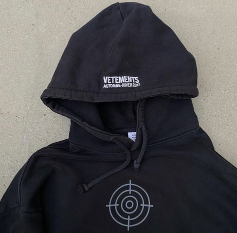 Vetements Hoodie, Rip To My Youth, Hoodie Outfit Men, Fancy Fits, Mens Outfit Inspiration, Urban Wear, Streetwear Men Outfits, Edgy Outfits, Fashion Killa