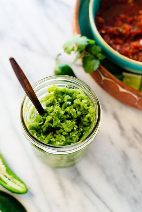 If you love pickled jalapeños, this easy homemade jalapeño relish is for you! Spread it on sandwiches and hot dogs, or dollop it onto nachos, eggs, rice and beans. It's delicious! #jalapenorelish #condimentrecipe #jalapenorecipe Shatta Recipe, Jalapeno Sauce Recipe, Pepper Relish Recipe, Cucumber Relish Recipes, Cucumber Relish, Jalapeno Relish, Vegetarian Nachos, Relish Recipe, Jalapeno Sauce