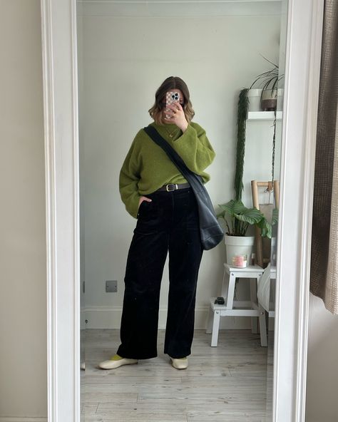 Cord Trousers Outfit, Casual Spring Outfit, Trousers Outfit, Trouser Outfit, Cord Trousers, Casual Spring, Spring Outfits Casual, Wide Leg Trousers, Spring Outfit