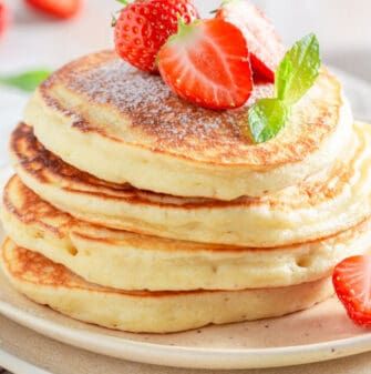 Almond Milk Pancakes, Milk Pancakes, Keto Cream Cheese Pancakes, Dairy Free Pancakes, Cream Cheese Pancakes, No Flour Pancakes, Pancake Toppings, Pancakes From Scratch, Dairy Free Breakfasts