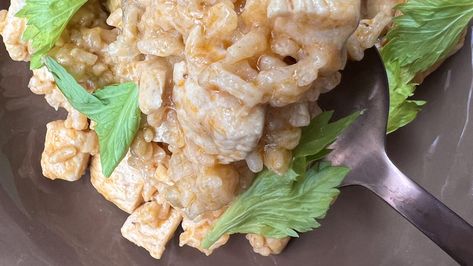 Buffalo Chicken Rice | 5-Ingredient Meal | Sara Moulton | Recipe - Rachael Ray Show Buffalo Chicken Rice, Sara Moulton, Healthy Burrito Bowl, Parsnip Soup, Cookies And Cream Cake, Buffalo Chicken Wings, Rachel Ray, 5 Ingredient Recipes, Baked Shrimp