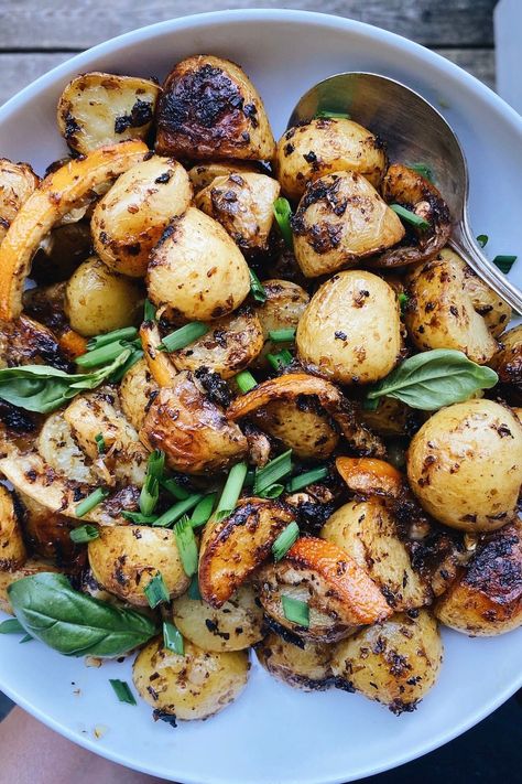 Greek Lemon Nugget Potatoes - in pursuit of more Quick Vegan Dinner Recipes, Greek Lemon Potatoes, Greek Foods, Greek Potatoes, Lemon Potatoes, Vegan Pasta Recipes, Vegan Meal Plans, Just Cooking, Vegan Dinner Recipes