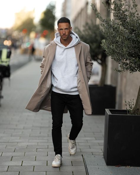 Man Paris Outfit, Toronto Style Winter, Blazer And Hoodie Outfit Men, Winter Men’s Fashion, European Winter Outfits Men, French Outfit Men, Wool Coat Outfit Men, Smart Casual Men Winter, Men Casual Outfit Winter