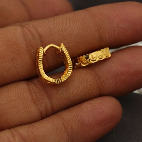 Gold Plated Round Earrings For Puja, Handmade Gold Earrings For Puja, Traditional Small Hoop Gold Earrings, 22k Gold Earrings For Puja, Traditional 22k Gold Small Hoop Earrings, 22k Gold Ring, Gold Bridal Jewellery Sets, Gold Jewelry Simple, Gold Jewelry Necklace