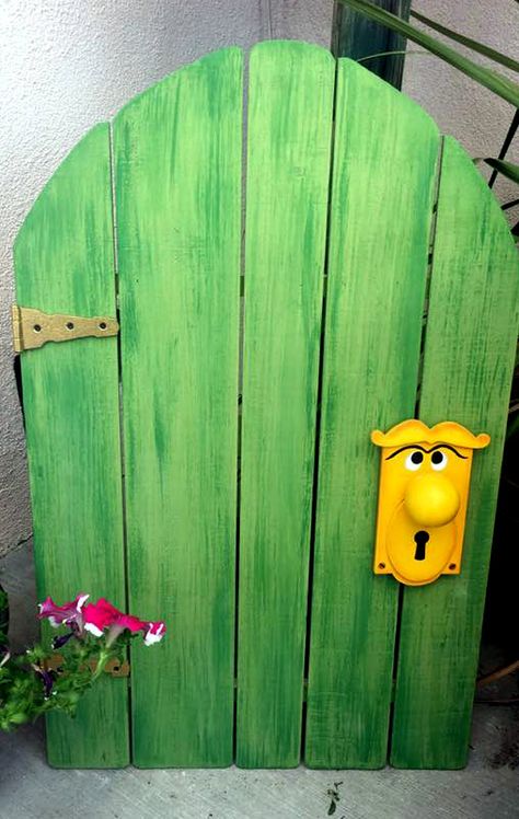 Alice In Wonderland Fence Mural, Alice In Wonderland Yard Decor Diy, Alice In Wonderland Chair Diy, Alice In Wonderland Backyard Ideas, Alice And Wonderland Room Ideas, Cardboard Door Prop, Alice In Wonderland Play Props, Alice In Wonderland Playground, Alice And Wonderland Garden Ideas