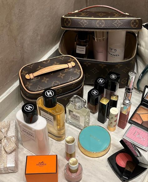 #perfume #makeup #aesthetic #fragrance Lux Cars, Luxury Makeup, Lip Glow, Travel Toiletries, Makeup Bags, Makeup Vanity, Body Skin, Body Skin Care, Makeup Routine