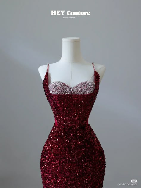 Red Diamond Dress, Hey Couture, Gem Dress, Dress Creator, Estilo Taylor Swift, Long Evening Dresses, Stylish Work Attire, Sequin Evening Dresses, Couture Dress